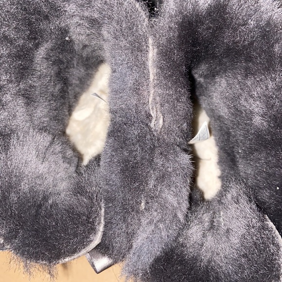 Lovingly worn women’s Uggs - Picture 3 of 4